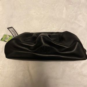 Black clutch